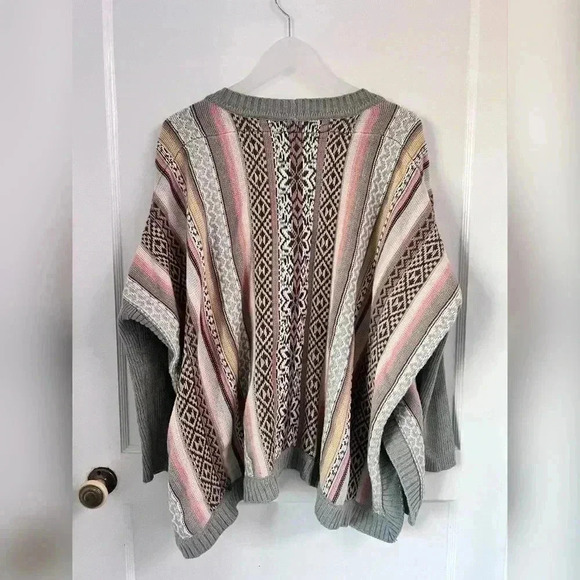 CAbi Fair Isle Poncho Sweater 3121 Knit Long Sweater Boxy Nordic Gray - Picture 2 of 4